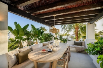 Penthouse w pierwszej liniii brzegowej w Estepona 1565 - zdjęcie 2