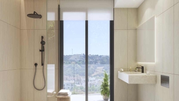 Komfortowy dom szeregowy z prywatnym ogrodem i solarium – Estepona Zachodnia - zdjęcie 7