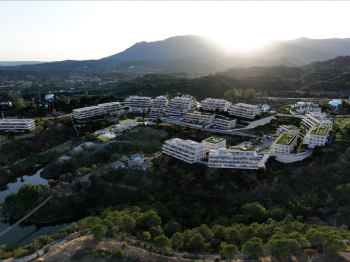 Nowoczesny apartament z przestronnym tarasem w Estepona 1714 - zdjęcie 13