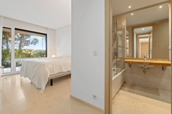 Przestronny apartament z prywatnym ogrodem w Sotogrande Marina 1258 - zdjęcie 3