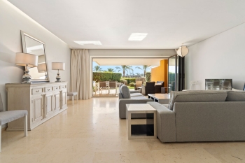 Przestronny apartament z prywatnym ogrodem w Sotogrande Marina 1258 - zdjęcie 10