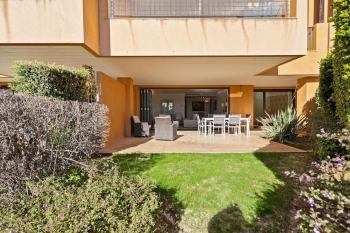 Przestronny apartament z prywatnym ogrodem w Sotogrande Marina 1258 - zdjęcie 15