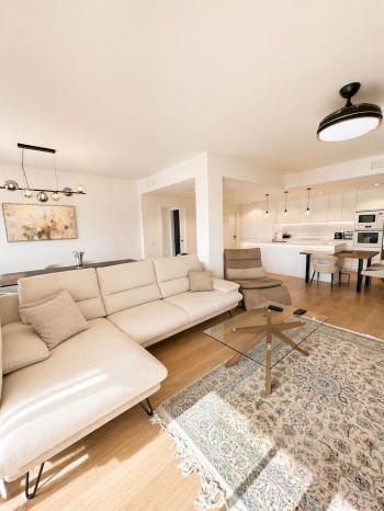 Odnowiony apartament z widokiem na morze i garażem 1318 - zdjęcie 11