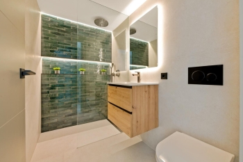 Apartament po remoncie, garaż i widok na morze 1358 - zdjęcie 7