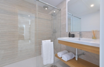 Dwupoziomowy penthouse w Marbella 2964 - zdjęcie 7